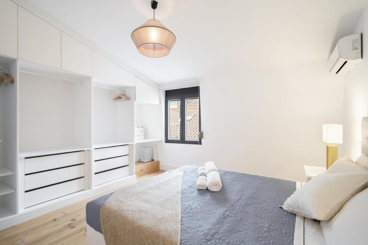 Warm And Cozy Parquet Flooring Apartment In Almada Extérieur photo
