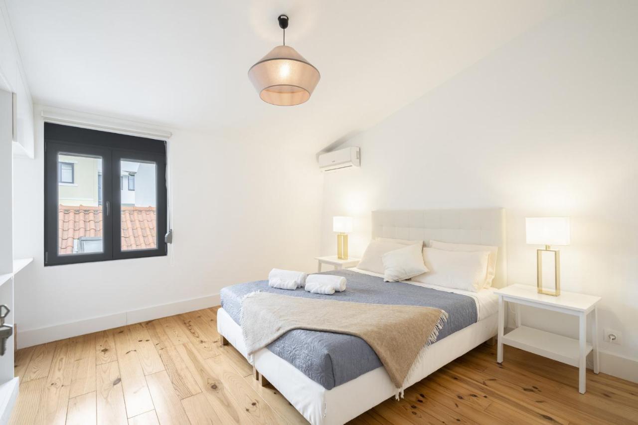 Warm And Cozy Parquet Flooring Apartment In Almada Extérieur photo