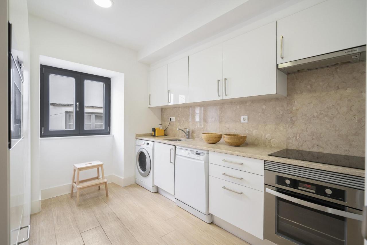 Warm And Cozy Parquet Flooring Apartment In Almada Extérieur photo