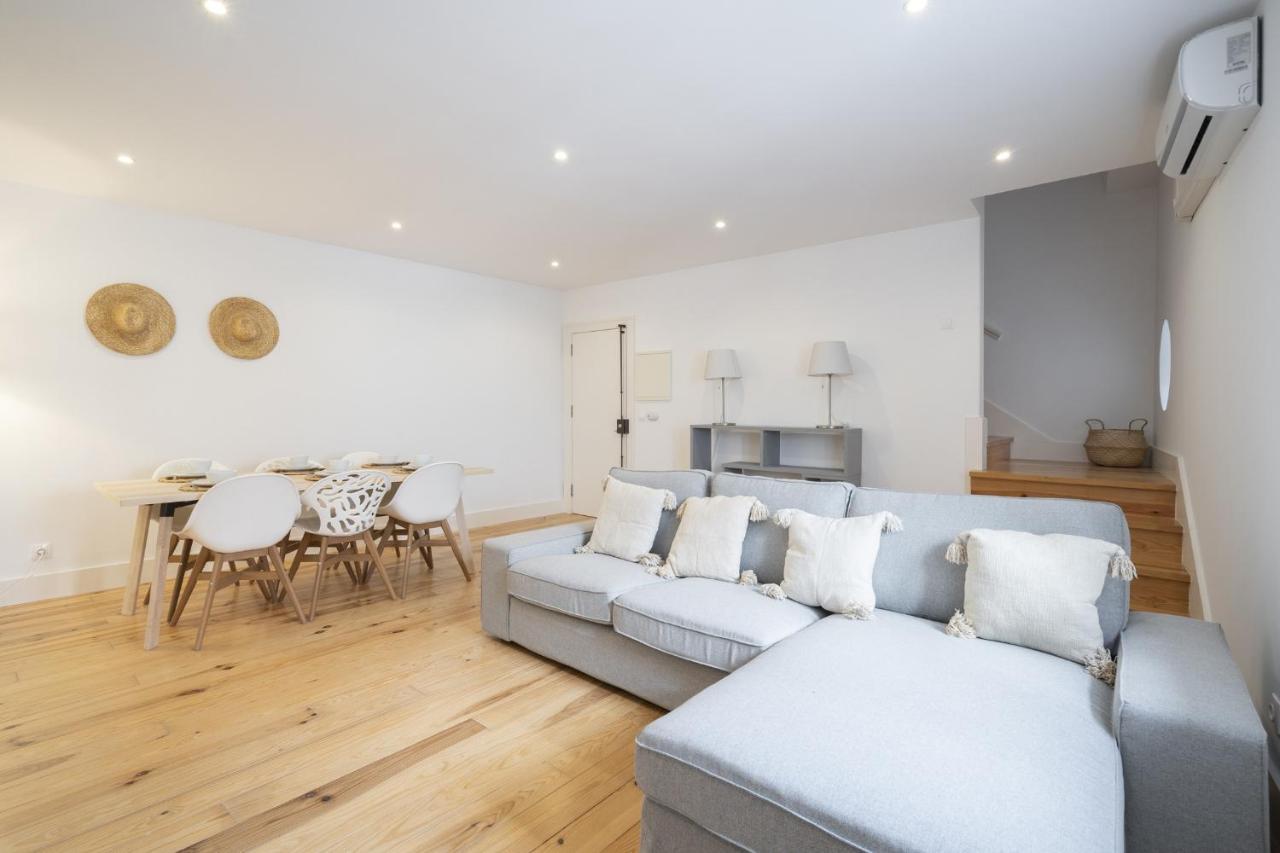 Warm And Cozy Parquet Flooring Apartment In Almada Extérieur photo